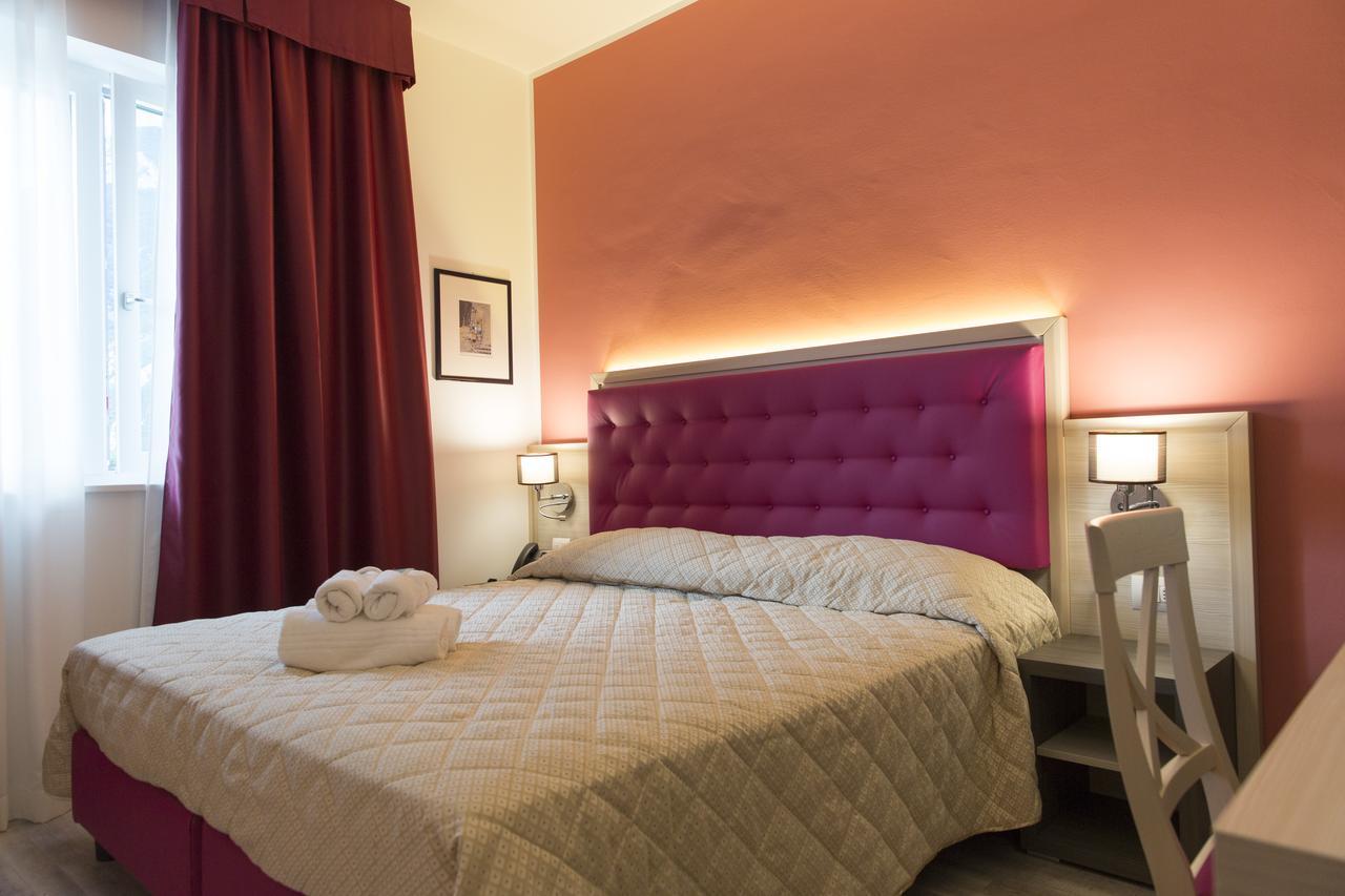 Alma Living Hotel- Al Girarrosto เวนโซเน ภายนอก รูปภาพ